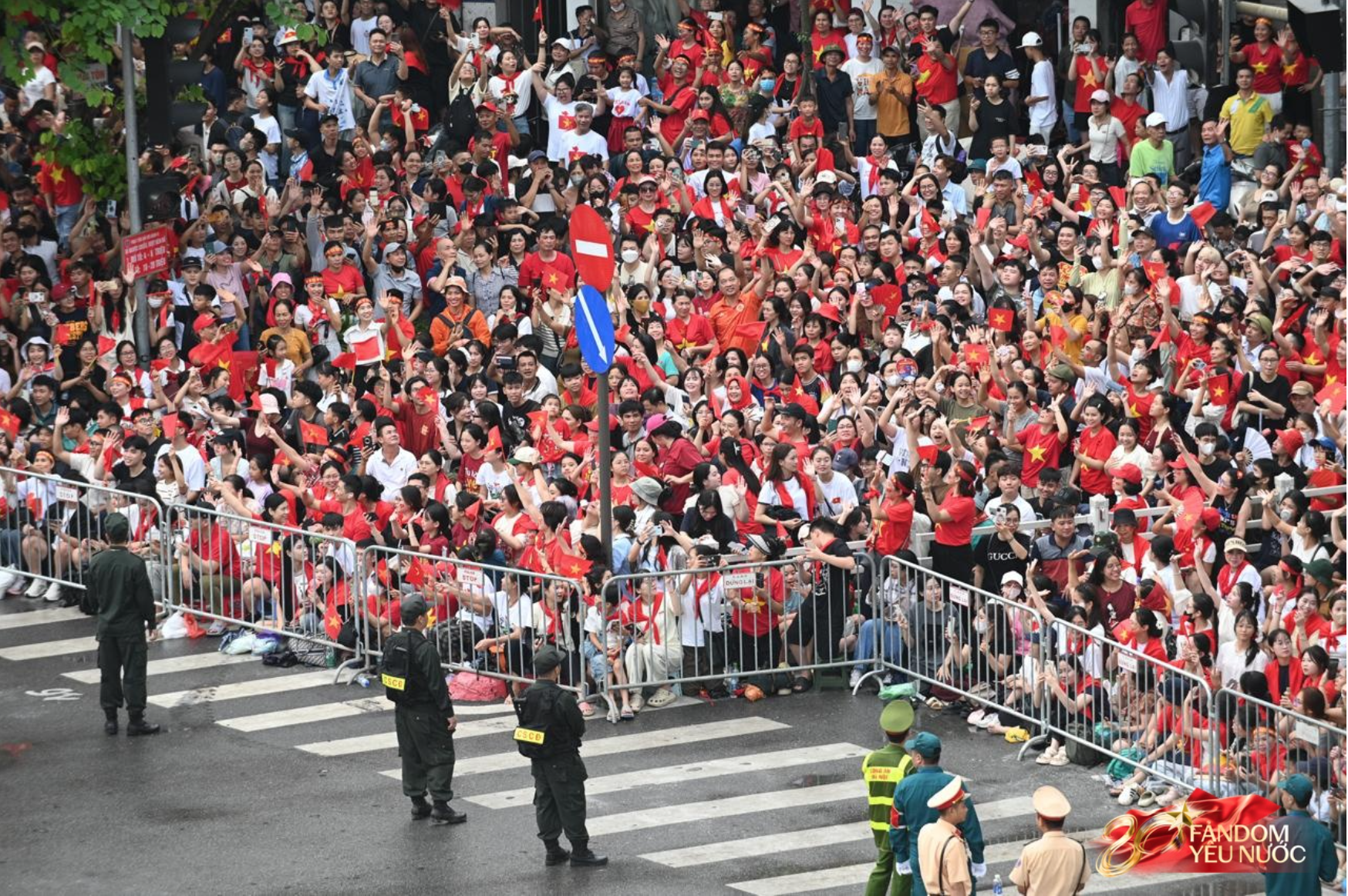 Khoảnh khắc đắt giá xuất hiện chớp nhoáng khiến ai nấy nổi da gà, tổng duyệt cỡ này Đại lễ 2/9 còn đỉnh cỡ nào!- Ảnh 8.