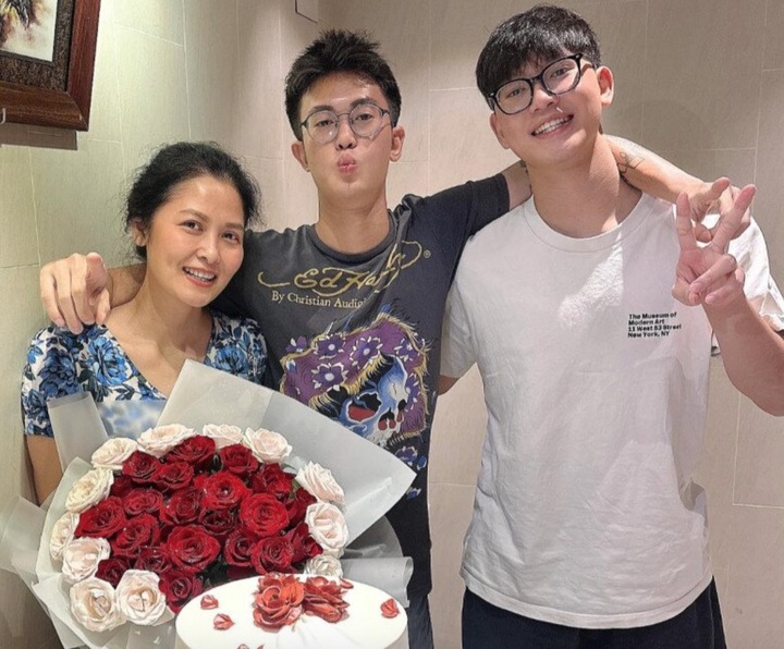 Hôn nhân lận đận của 2 nữ diễn viên cùng tên trong 'Mưa đỏ'- Ảnh 3. Hôn nhân lận đận của 2 nữ diễn viên cùng tên trong 'Mưa đỏ'- Ảnh 3.