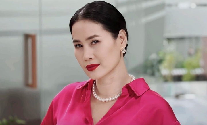 Hôn nhân lận đận của 2 nữ diễn viên cùng tên trong 'Mưa đỏ'- Ảnh 4. Hôn nhân lận đận của 2 nữ diễn viên cùng tên trong 'Mưa đỏ'- Ảnh 4.