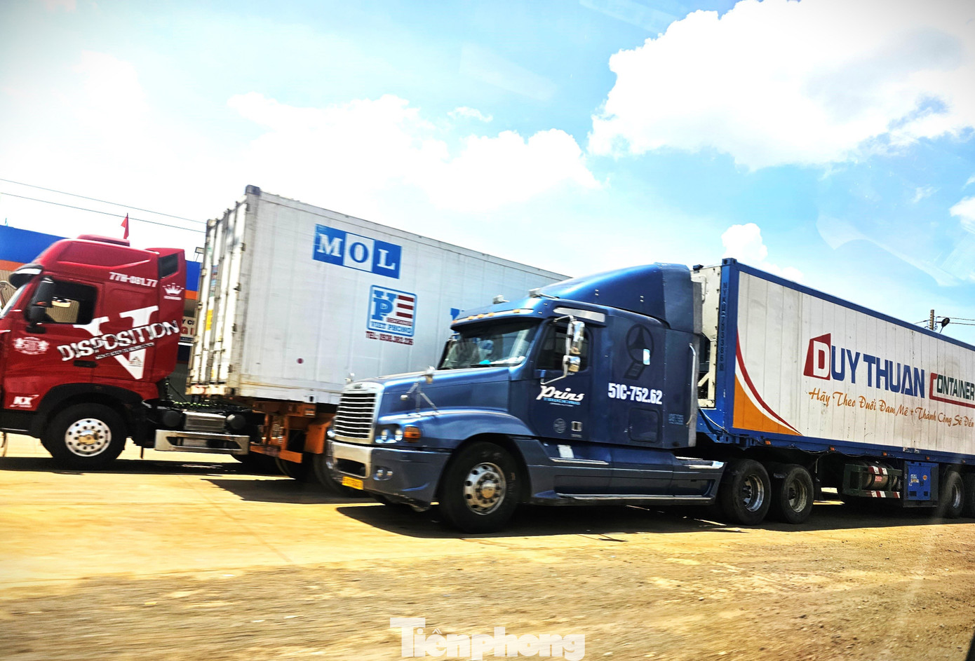 Xe container rồng rắn đi thu mua sầu riêng- Ảnh 11. Xe container rồng rắn đi thu mua sầu riêng- Ảnh 11.