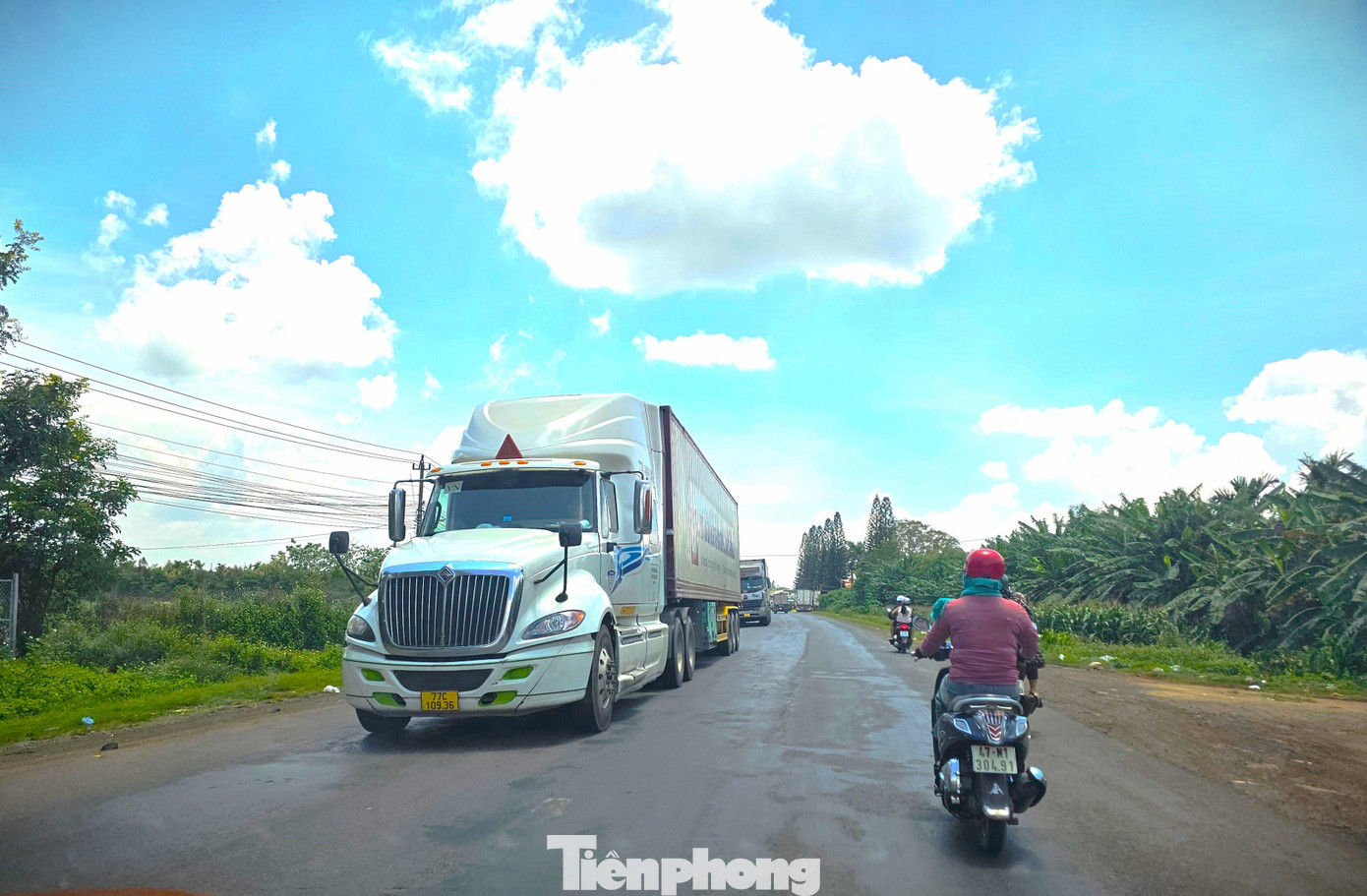 Xe container rồng rắn đi thu mua sầu riêng- Ảnh 6. Xe container rồng rắn đi thu mua sầu riêng- Ảnh 6.