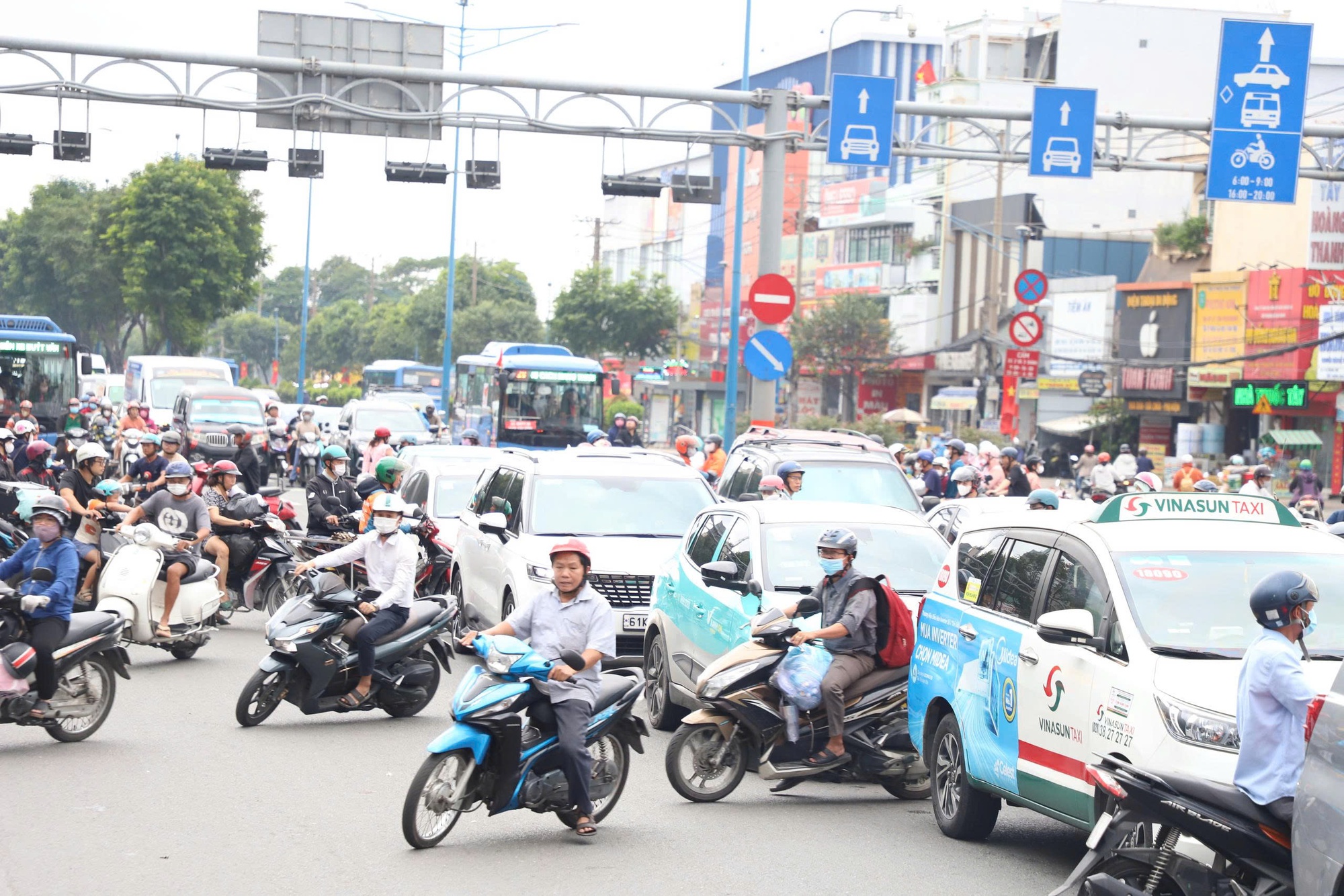 CSGT TP HCM đưa ra khuyến cáo đặc biệt để nghỉ lễ 2-9 nhẹ nhàng- Ảnh 2. CSGT TP HCM đưa ra khuyến cáo đặc biệt để nghỉ lễ 2-9 nhẹ nhàng- Ảnh 2.