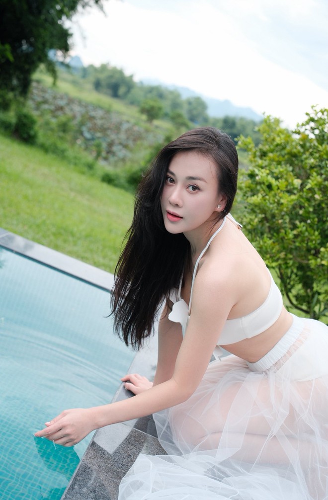 Nữ diễn viên Vbiz là phu nhân chủ tịch, ngoài đời quyến rũ khác xa trên phim- Ảnh 8. Nữ diễn viên Vbiz là phu nhân chủ tịch, ngoài đời quyến rũ khác xa trên phim- Ảnh 8.