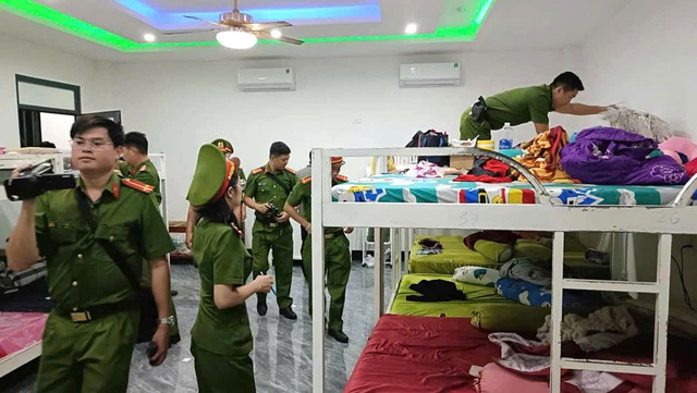 Bắt tạm giam 'ông trùm' mại dâm trá hình Hồ Công Định- Ảnh 1. Bắt tạm giam 'ông trùm' mại dâm trá hình Hồ Công Định- Ảnh 1.