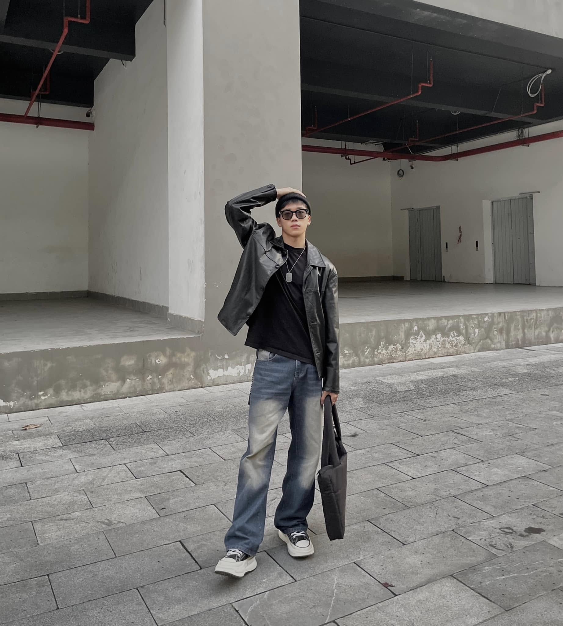 Người ăn rắn trong Mưa đỏ: Ngoài đời giao diện Người ăn rắn trong Mưa đỏ: Ngoài đời giao diện