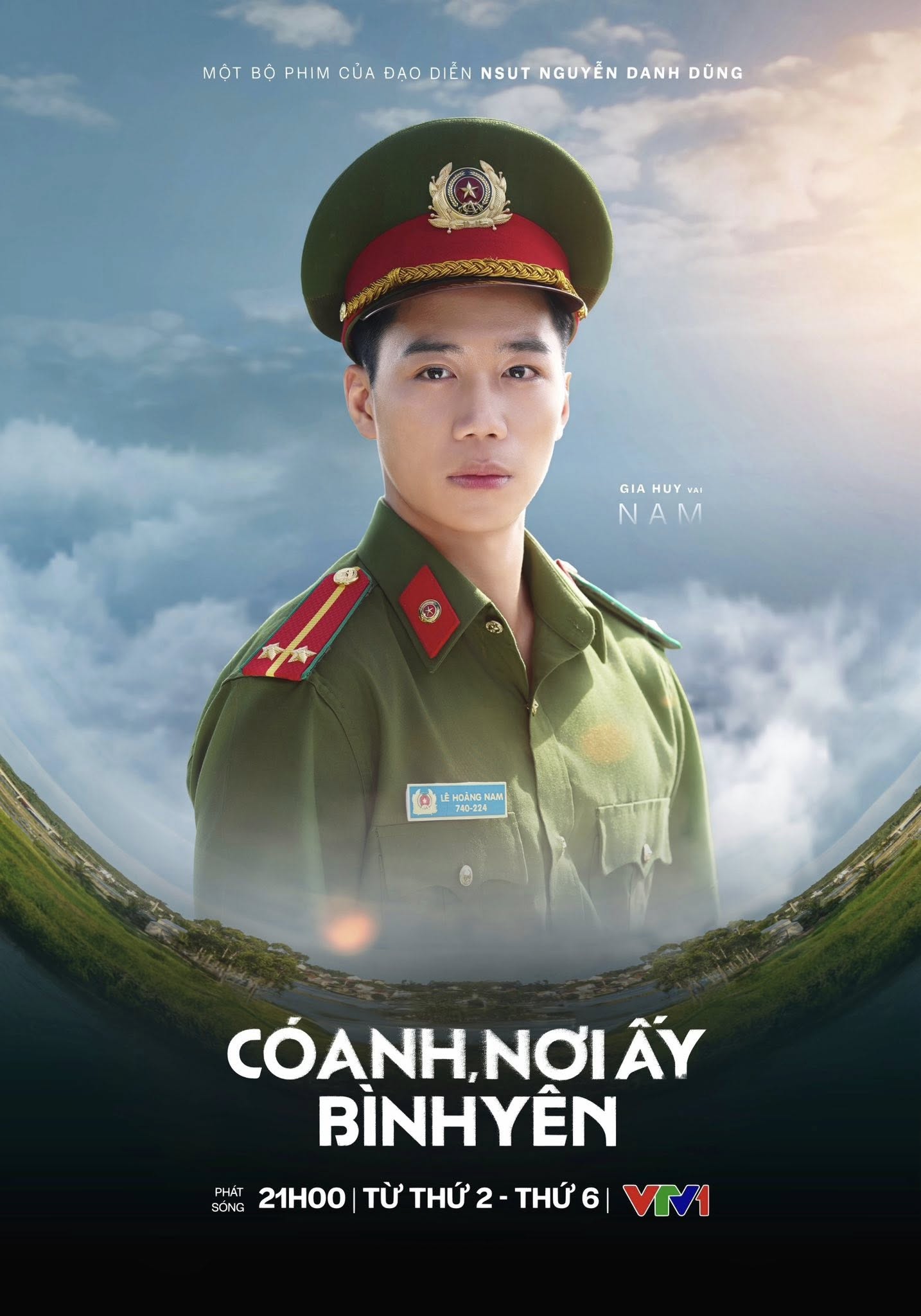 Người ăn rắn trong Mưa đỏ: Ngoài đời giao diện Người ăn rắn trong Mưa đỏ: Ngoài đời giao diện