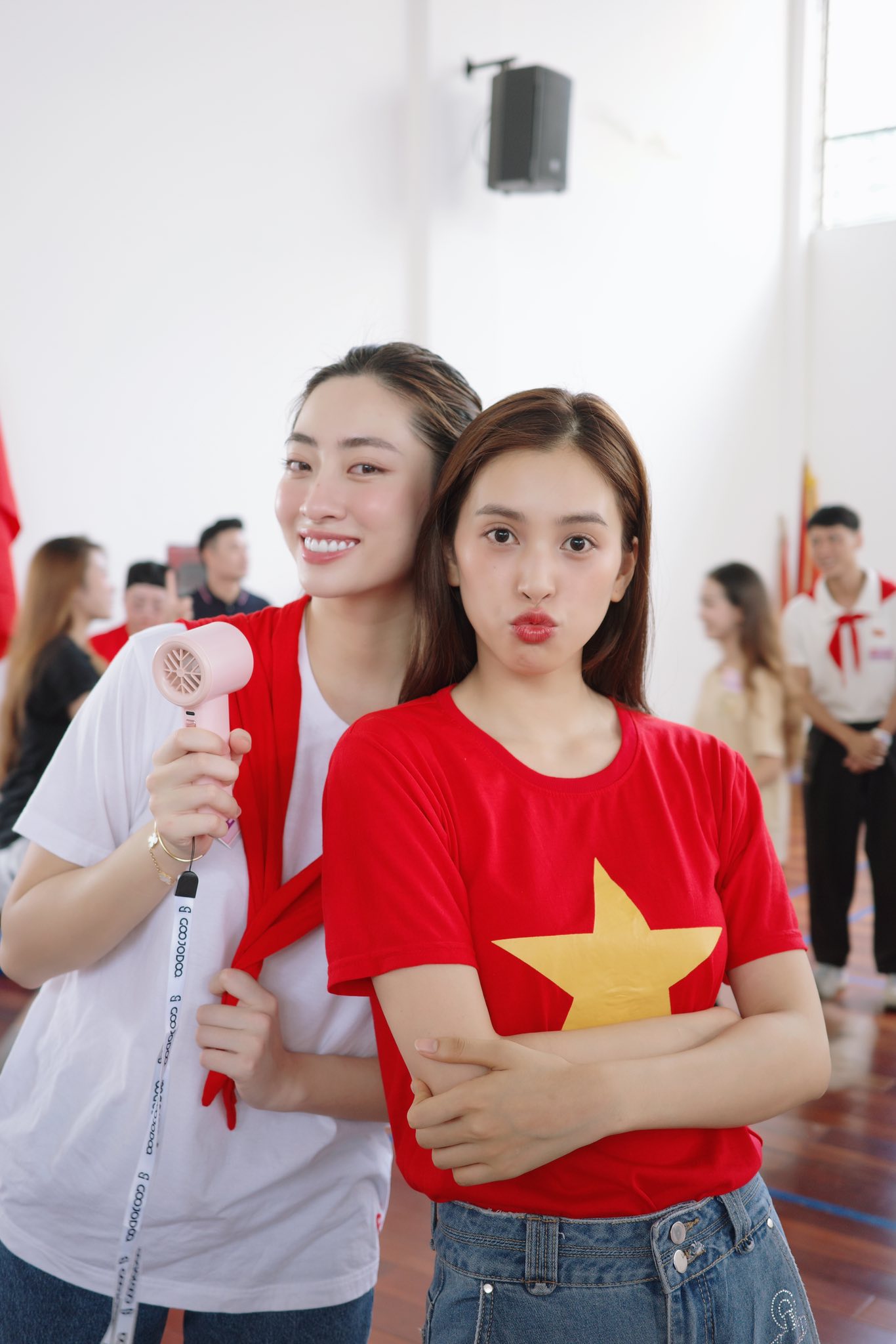 "Mỹ nhân Việt ngàn năm có một" viral cõi mạng sau tổng duyệt A80: Không phải vì quá đẹp, mà lại vì biểu cảm "khó đỡ" cỡ này!- Ảnh 7. "Mỹ nhân Việt ngàn năm có một" viral cõi mạng sau tổng duyệt A80: Không phải vì quá đẹp, mà lại vì biểu cảm "khó đỡ" cỡ này!- Ảnh 7.