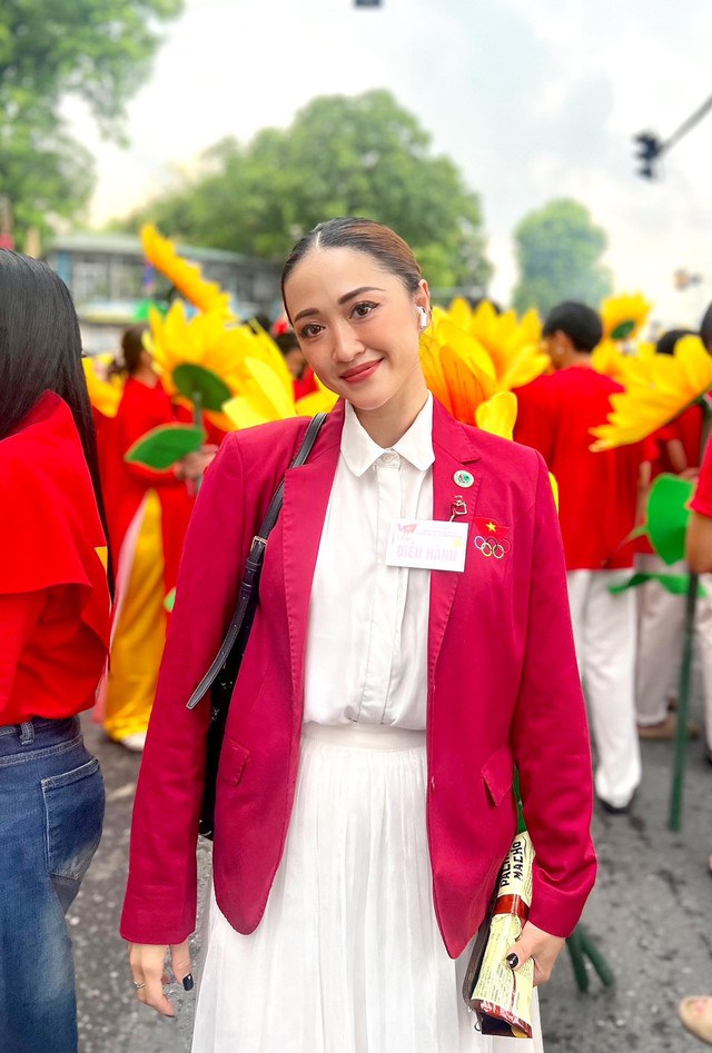 Cặp đôi vàng của thể thao Việt Nam tại Đại lễ 2/9: Vợ xinh nhất làng thể dục nghệ thuật, chồng là HLV nổi tiếng- Ảnh 6. Cặp đôi vàng của thể thao Việt Nam tại Đại lễ 2/9: Vợ xinh nhất làng thể dục nghệ thuật, chồng là HLV nổi tiếng- Ảnh 6.