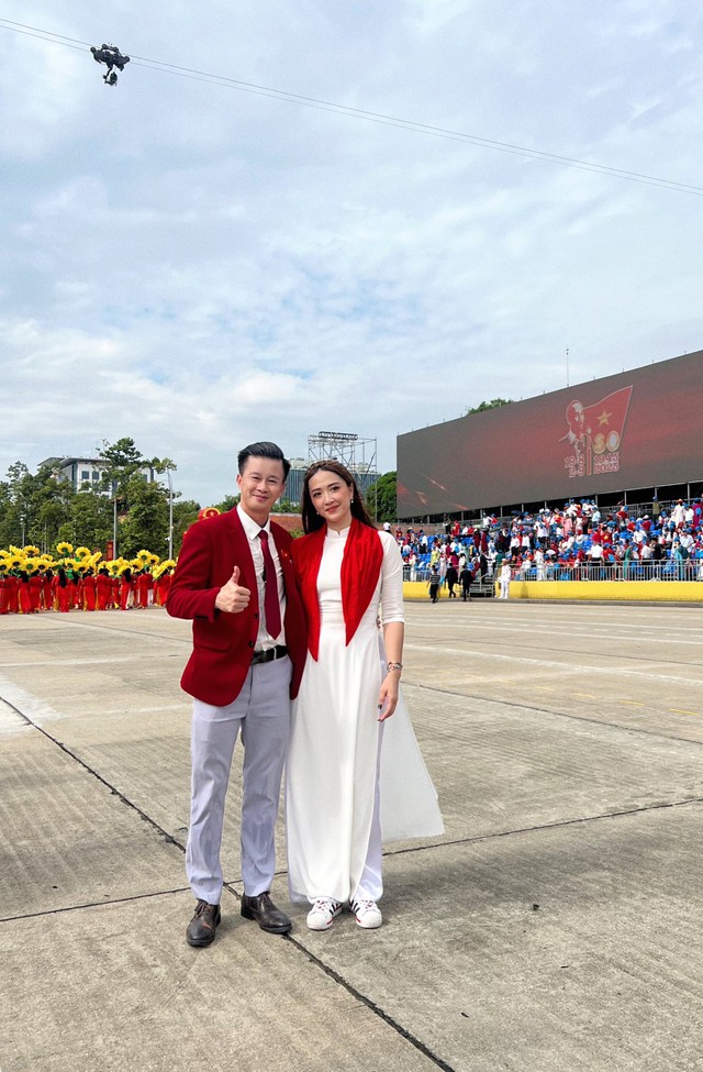 Cặp đôi vàng của thể thao Việt Nam tại Đại lễ 2/9: Vợ xinh nhất làng thể dục nghệ thuật, chồng là HLV nổi tiếng- Ảnh 1. Cặp đôi vàng của thể thao Việt Nam tại Đại lễ 2/9: Vợ xinh nhất làng thể dục nghệ thuật, chồng là HLV nổi tiếng- Ảnh 1.