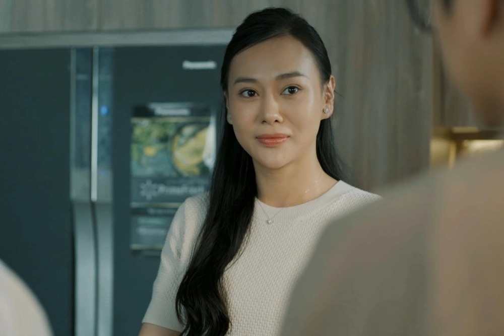 Nữ diễn viên Vbiz là phu nhân chủ tịch, ngoài đời quyến rũ khác xa trên phim- Ảnh 4. Nữ diễn viên Vbiz là phu nhân chủ tịch, ngoài đời quyến rũ khác xa trên phim- Ảnh 4.