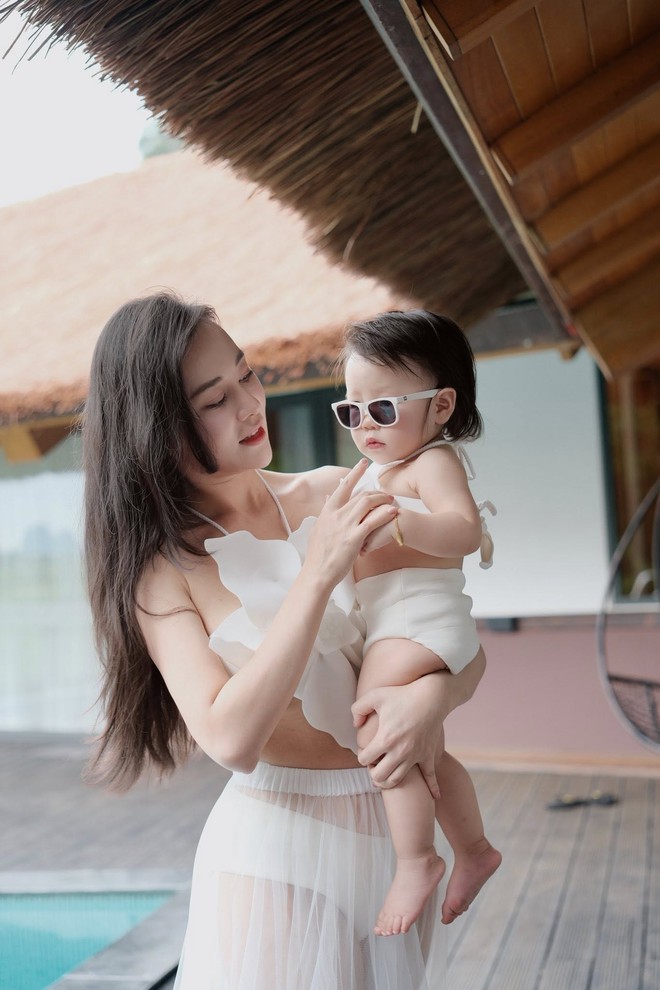 Nữ diễn viên Vbiz là phu nhân chủ tịch, ngoài đời quyến rũ khác xa trên phim- Ảnh 11. Nữ diễn viên Vbiz là phu nhân chủ tịch, ngoài đời quyến rũ khác xa trên phim- Ảnh 11.
