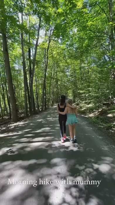 Harper Beckham: Công chúa nhà Becks thành thạo 5 môn thể thao, giành huy chương judo, nắm tay Messi ra sân bóng- Ảnh 11.