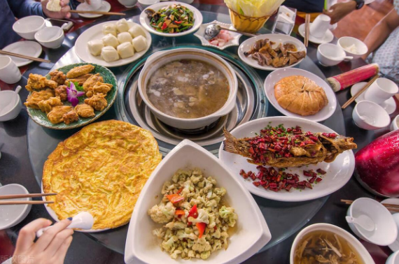Lương gần 1,4 tỷ đồng/năm nhưng đi họp lớp tôi chỉ nói "đủ ăn", cuối buổi thanh toán hết hóa đơn rồi quyết định không bao giờ tham gia nữa- Ảnh 2. Lương gần 1,4 tỷ đồng/năm nhưng đi họp lớp tôi chỉ nói "đủ ăn", cuối buổi thanh toán hết hóa đơn rồi quyết định không bao giờ tham gia nữa- Ảnh 2.
