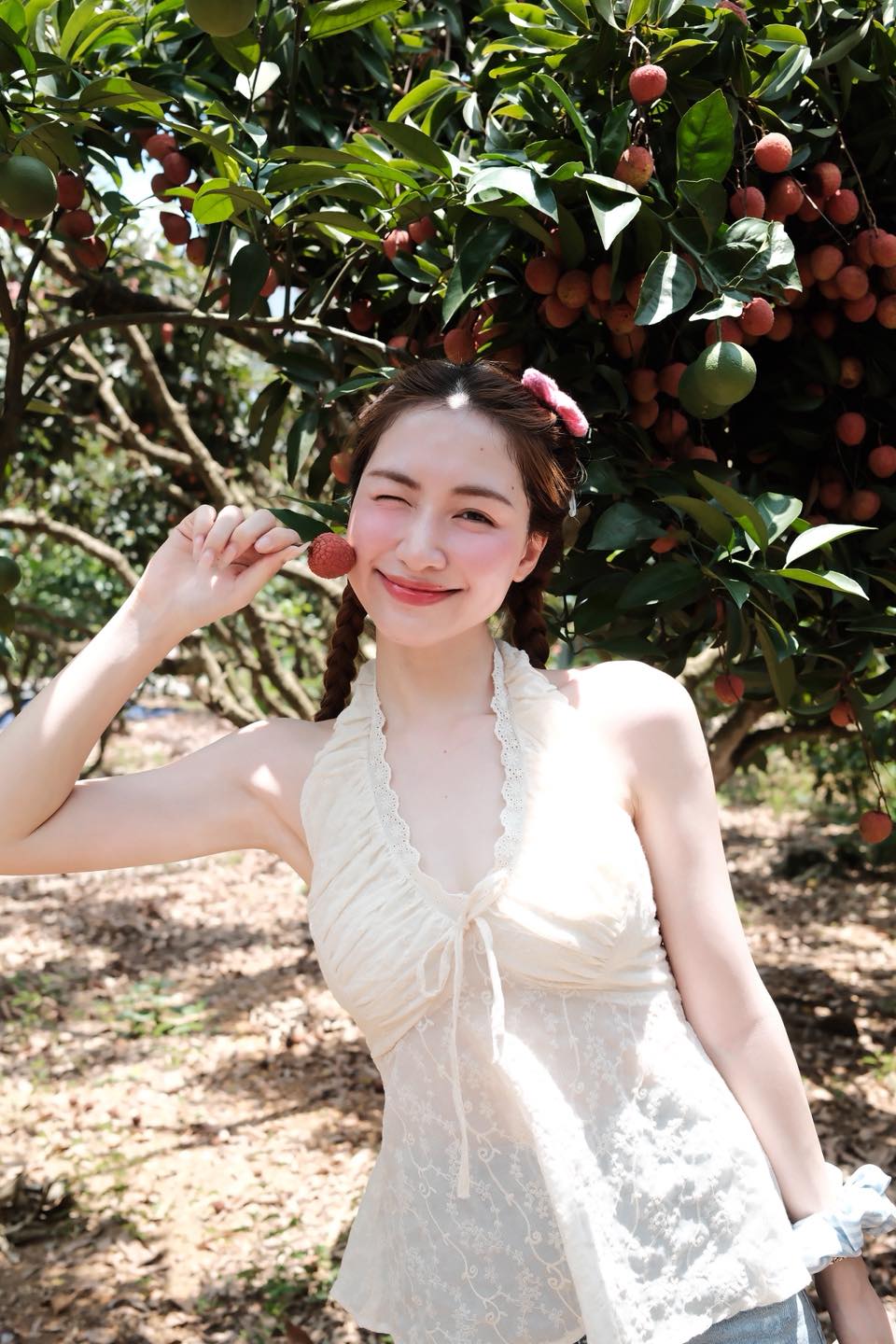 Hòa Minzy da trắng sáng, căng bóng nhờ chăm uống 1 loại nước trước khi đi ngủ: Phụ nữ tuổi 30+ khuyến khích dùng để đẹp da, chống loãng xương- Ảnh 7. Hòa Minzy da trắng sáng, căng bóng nhờ chăm uống 1 loại nước trước khi đi ngủ: Phụ nữ tuổi 30+ khuyến khích dùng để đẹp da, chống loãng xương- Ảnh 7.