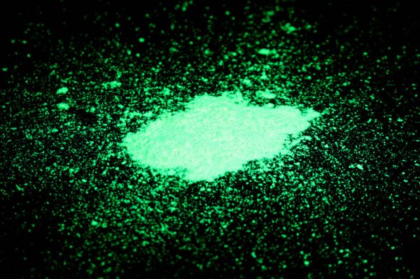 Mạng xã hội xôn xao, nhiều người lo lắng vì tăm chỉ nha khoa chứa huỳnh quang: Chuyên gia nói gì?- Ảnh 4. Mạng xã hội xôn xao, nhiều người lo lắng vì tăm chỉ nha khoa chứa huỳnh quang: Chuyên gia nói gì?- Ảnh 4.