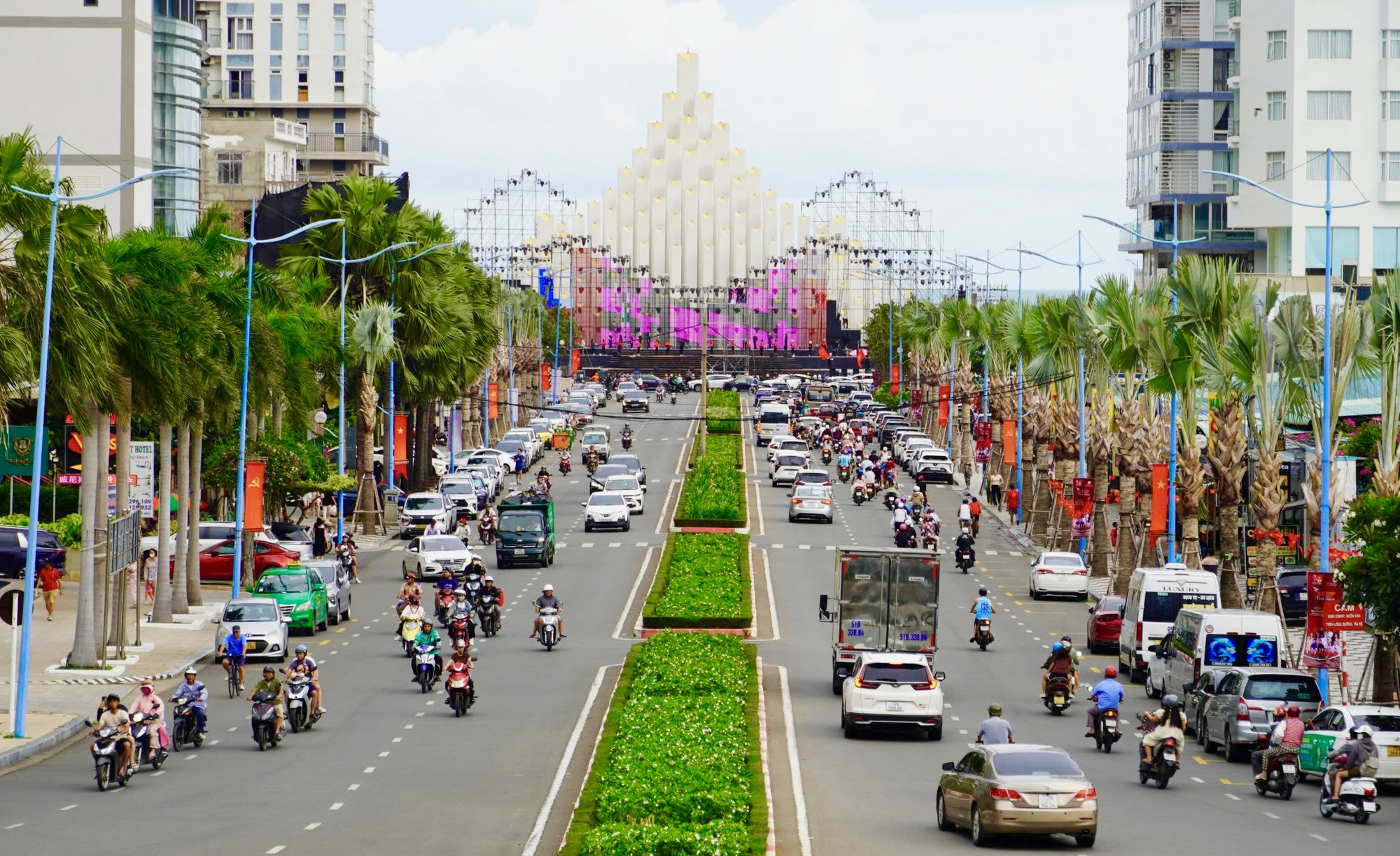 Biển Vũng Tàu kín đặc du khách- Ảnh 6. Biển Vũng Tàu kín đặc du khách- Ảnh 6.
