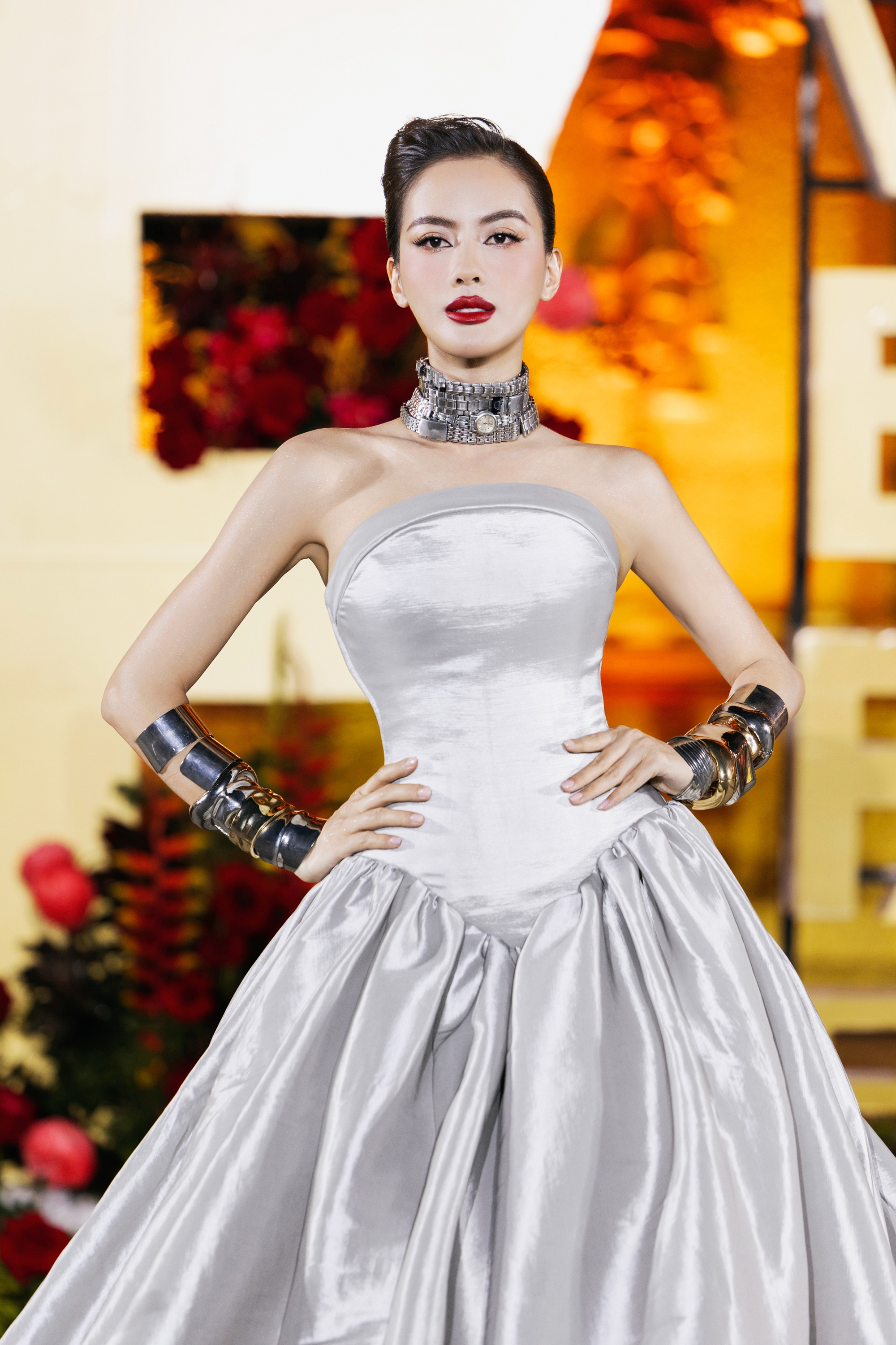 50 Hoa - Á hậu, thí sinh Miss Grand Vietnam 2025 diện áo dài hát mừng Quốc khánh 2/9, toả sáng tại sự kiện thời trang quy mô- Ảnh 2. 50 Hoa - Á hậu, thí sinh Miss Grand Vietnam 2025 diện áo dài hát mừng Quốc khánh 2/9, toả sáng tại sự kiện thời trang quy mô- Ảnh 2.