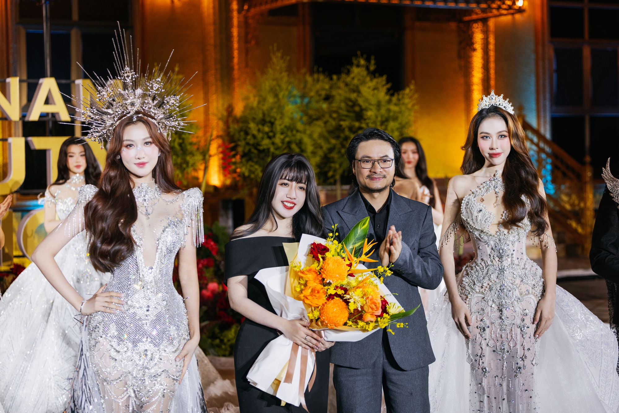 50 Hoa - Á hậu, thí sinh Miss Grand Vietnam 2025 diện áo dài hát mừng Quốc khánh 2/9, toả sáng tại sự kiện thời trang quy mô- Ảnh 4. 50 Hoa - Á hậu, thí sinh Miss Grand Vietnam 2025 diện áo dài hát mừng Quốc khánh 2/9, toả sáng tại sự kiện thời trang quy mô- Ảnh 4.