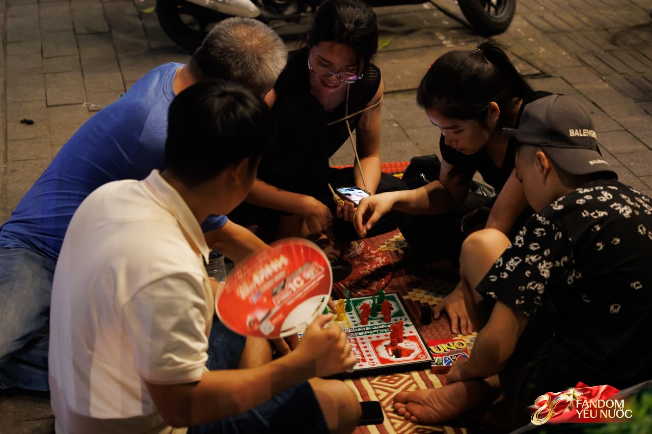 Cảnh tượng khó tin tại trung tâm Hà Nội vào đêm ngày 31/8, rạng sáng ngày 1/9- Ảnh 13. Cảnh tượng khó tin tại trung tâm Hà Nội vào đêm ngày 31/8, rạng sáng ngày 1/9- Ảnh 13.