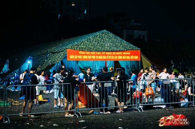 Cảnh tượng khó tin tại trung tâm Hà Nội vào đêm ngày 31/8, rạng sáng ngày 1/9- Ảnh 4. Cảnh tượng khó tin tại trung tâm Hà Nội vào đêm ngày 31/8, rạng sáng ngày 1/9- Ảnh 4.