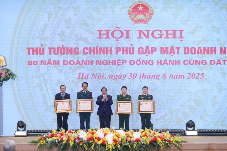 Tập đoàn Geleximco, Sun Group, BRG và loạt doanh nghiệp lớn nhận bằng khen của Thủ tướng Chính phủ- Ảnh 2. Tập đoàn Geleximco, Sun Group, BRG và loạt doanh nghiệp lớn nhận bằng khen của Thủ tướng Chính phủ- Ảnh 2.