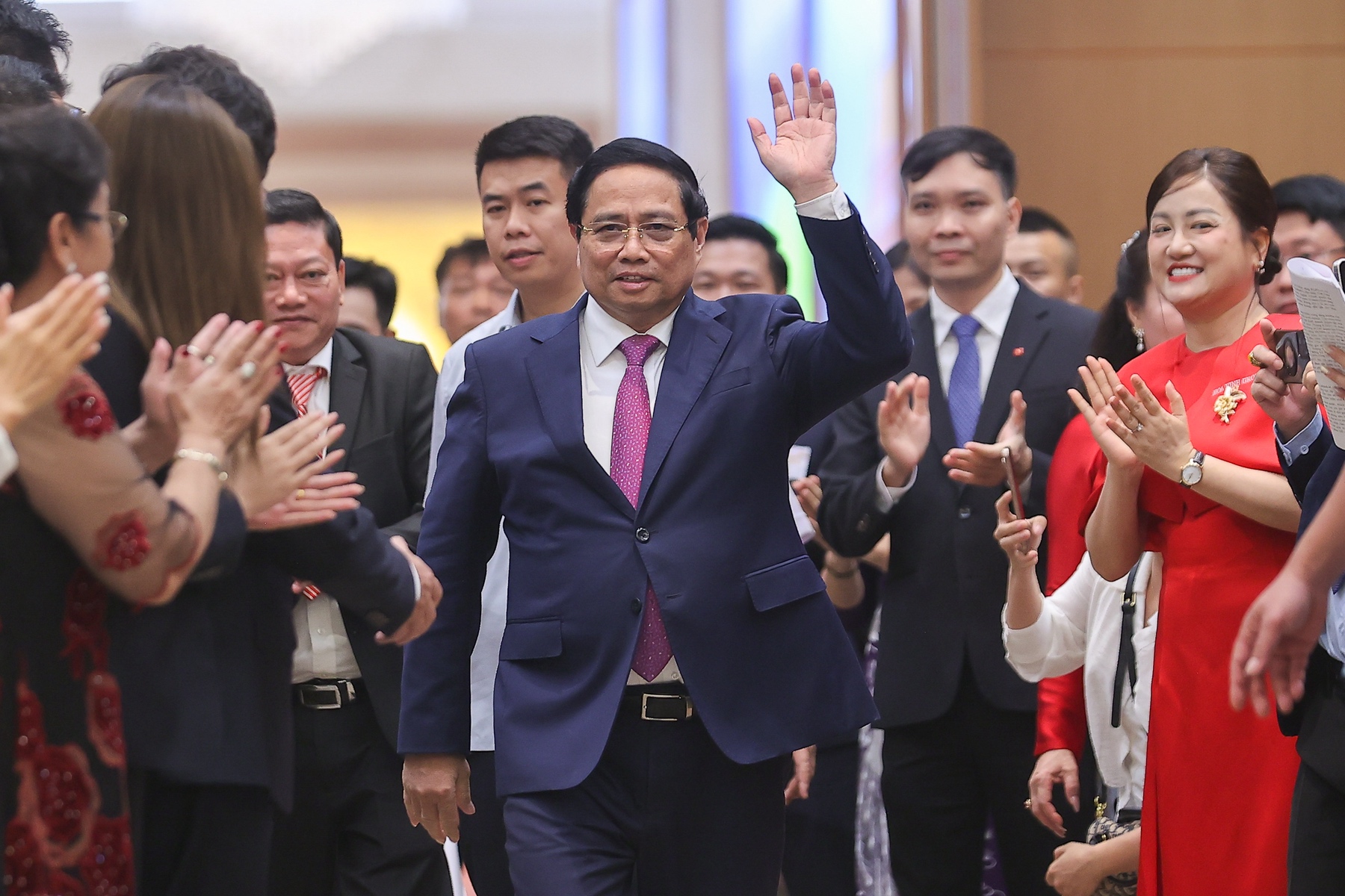 Thủ tướng: Bảo đảm doanh nghiệp thuộc mọi thành phần kinh tế được đối xử bình đẳng- Ảnh 1. Thủ tướng: Bảo đảm doanh nghiệp thuộc mọi thành phần kinh tế được đối xử bình đẳng- Ảnh 1.
