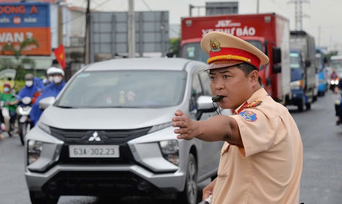 CSGT không còn “mướt mồ hôi” ở cầu Rạch Miễu dịp Quốc khánh 2-9- Ảnh 2. CSGT không còn “mướt mồ hôi” ở cầu Rạch Miễu dịp Quốc khánh 2-9- Ảnh 2.