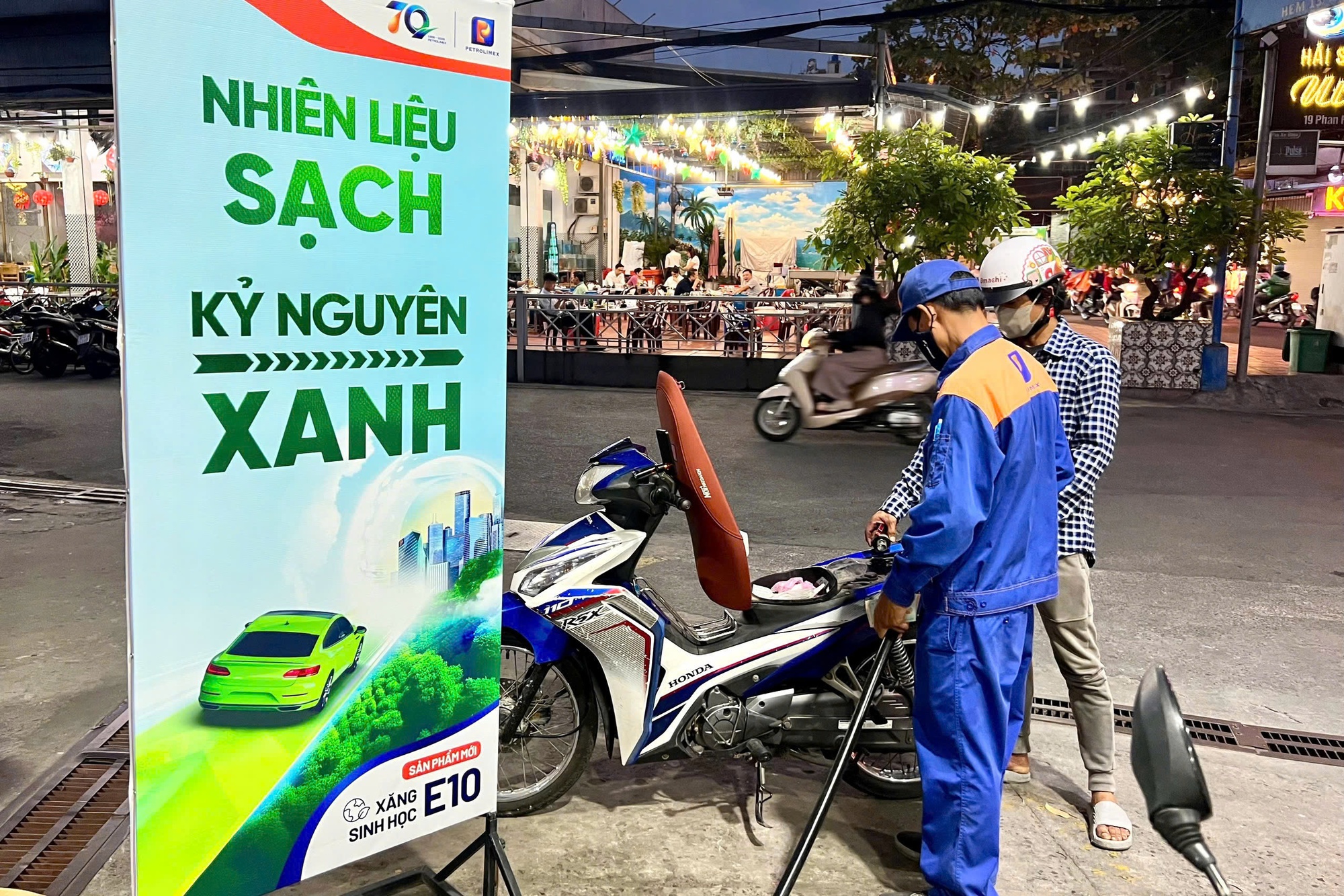 Sẽ xóa sổ xăng khoáng RON 95?- Ảnh 1. Sẽ xóa sổ xăng khoáng RON 95?- Ảnh 1.