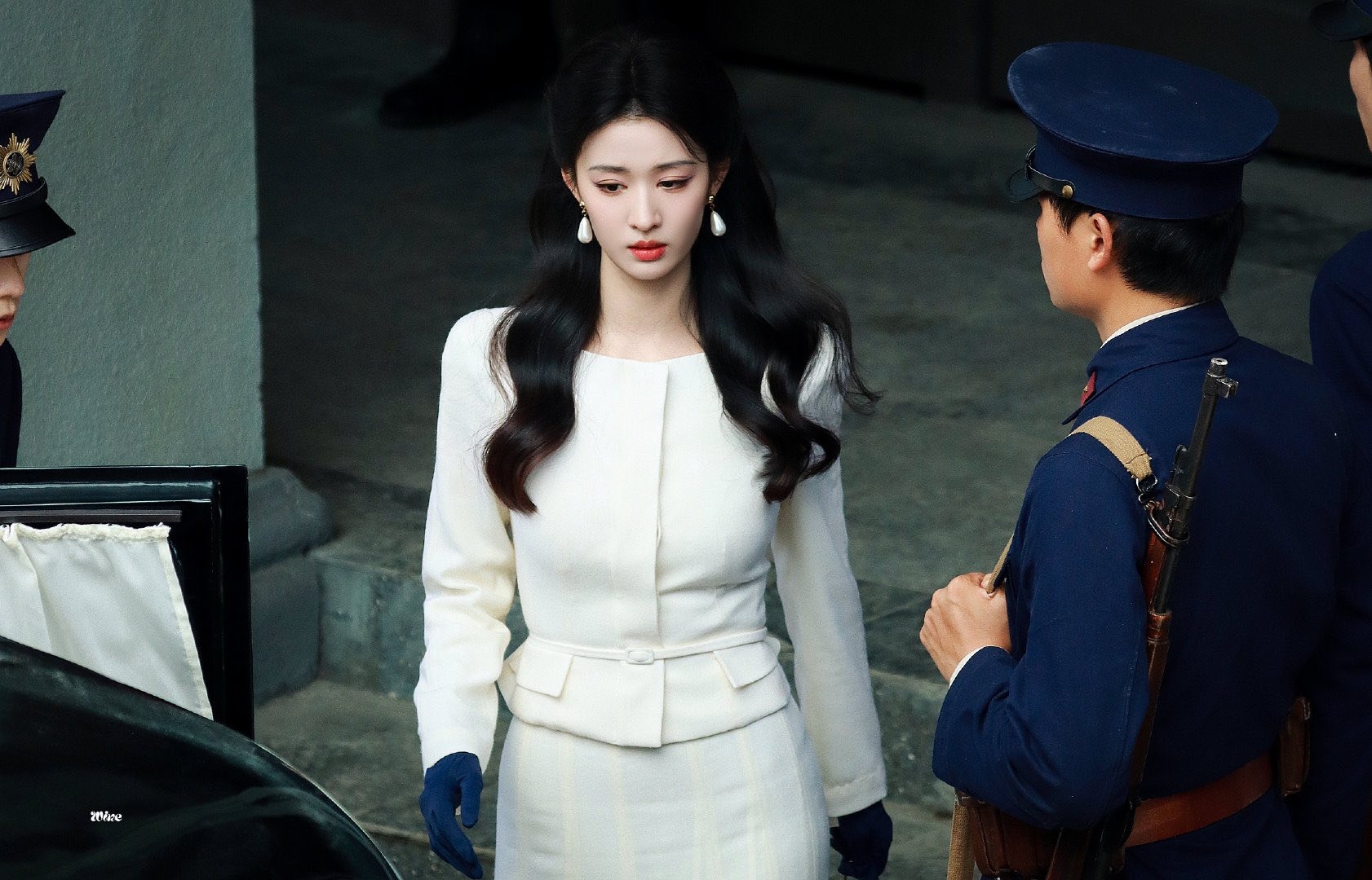 Trung Quốc hiện tại không ai mặc đẹp hơn mỹ nhân này: Visual như báu vật trần gian, siêu mẫu cũng phải gọi bằng điện thoại- Ảnh 15.