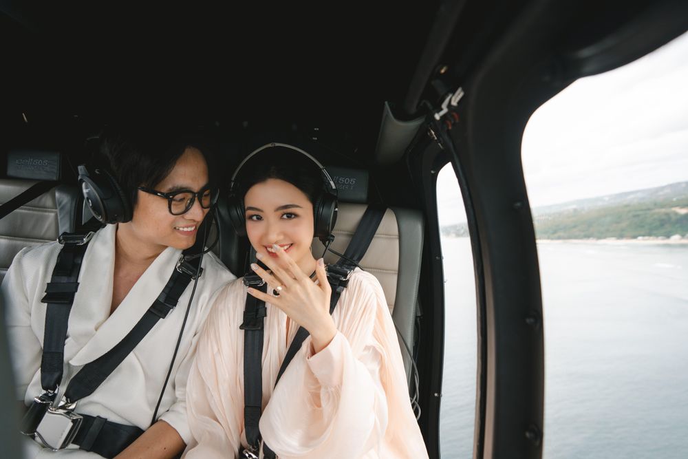 Cầu hôn bằng trực thăng ở Bali gây sốt mạng: Đầu tư cả nghìn đô, nam nữ chính đẹp như phim ngôn tình là ai?- Ảnh 1. Cầu hôn bằng trực thăng ở Bali gây sốt mạng: Đầu tư cả nghìn đô, nam nữ chính đẹp như phim ngôn tình là ai?- Ảnh 1.
