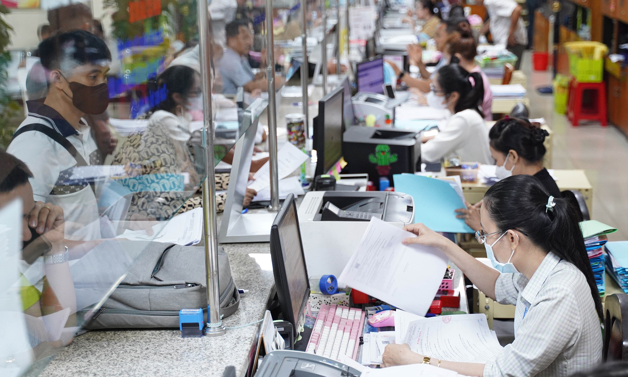 Tuyển cán bộ sau tinh gọn bộ máy: Tránh tình trạng lấp chỗ trống cho đủ biên chế- Ảnh 1.