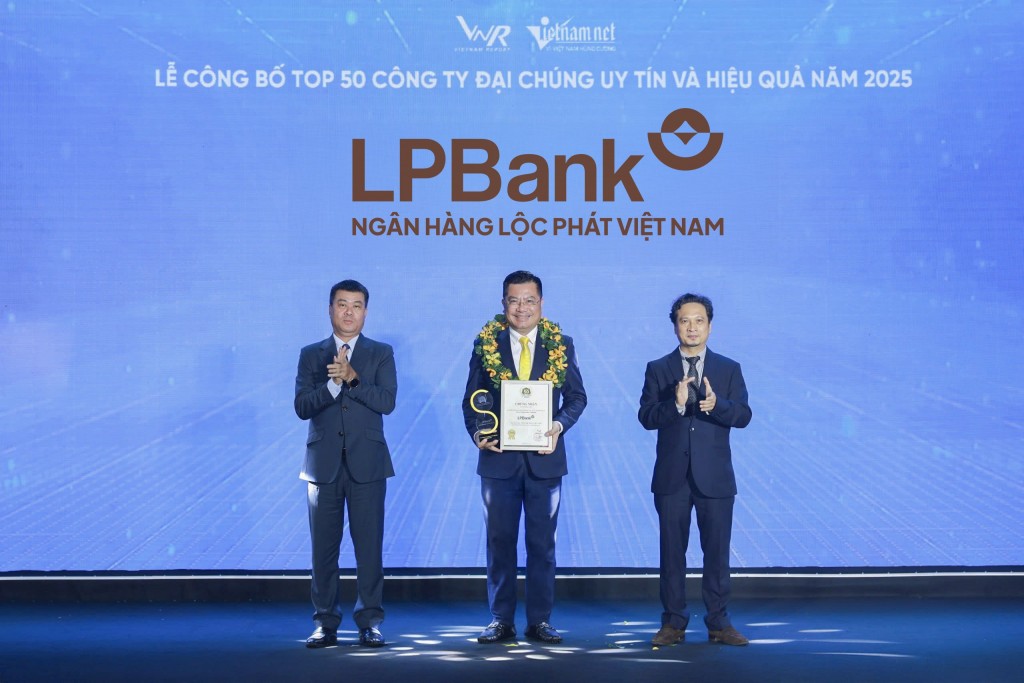 Tiếp đà tăng trưởng, LPBank thăng hạng trong hai giải thưởng uy tín năm 2025- Ảnh 3.
