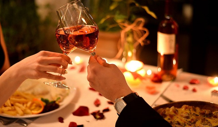 Tình yêu cũng cần bảng sao kê: Bi kịch tình cảm của giới siêu giàu- Ảnh 2.