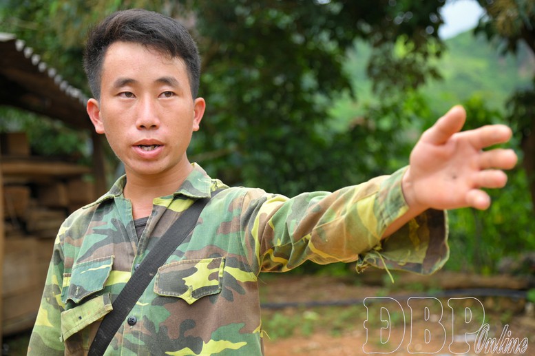 Thủ tướng chỉ đạo khen thưởng Trưởng bản 26 tuổi cứu 90 người dân thoát lũ quét- Ảnh 1.