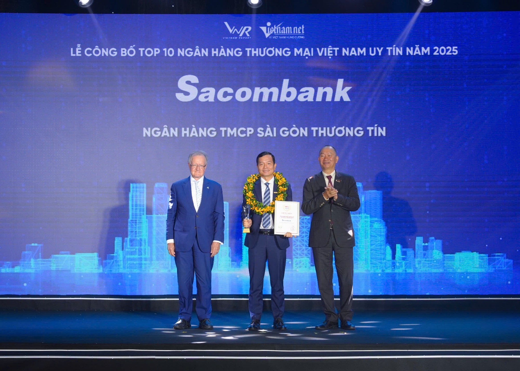 Sacombank vào Top 10 Ngân hàng Thương mại Việt Nam uy tín 2025- Ảnh 1. Sacombank vào Top 10 Ngân hàng Thương mại Việt Nam uy tín 2025- Ảnh 1.
