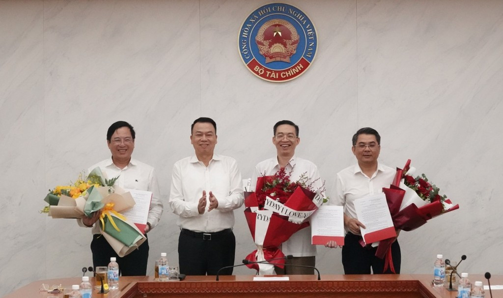 Bộ Tài chính điều động, bổ nhiệm Vụ trưởng Vụ Quốc phòng, an ninh, đặc biệt- Ảnh 1. Bộ Tài chính điều động, bổ nhiệm Vụ trưởng Vụ Quốc phòng, an ninh, đặc biệt- Ảnh 1.