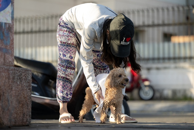 Cảnh tượng lạ trong những chiều Hà Nội 40 độ C- Ảnh 12.