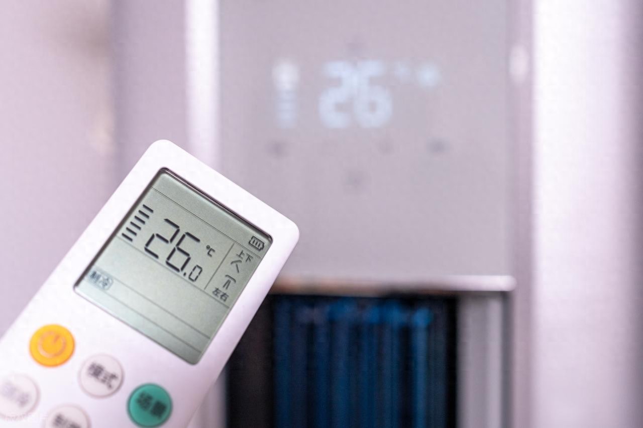 Kỹ thuật viên cảnh báo: Để điều hòa 26 độ không hề tiết kiệm điện như bạn nghĩ – đây mới là cách dùng đúng vào mùa hè- Ảnh 1. Kỹ thuật viên cảnh báo: Để điều hòa 26 độ không hề tiết kiệm điện như bạn nghĩ – đây mới là cách dùng đúng vào mùa hè- Ảnh 1.