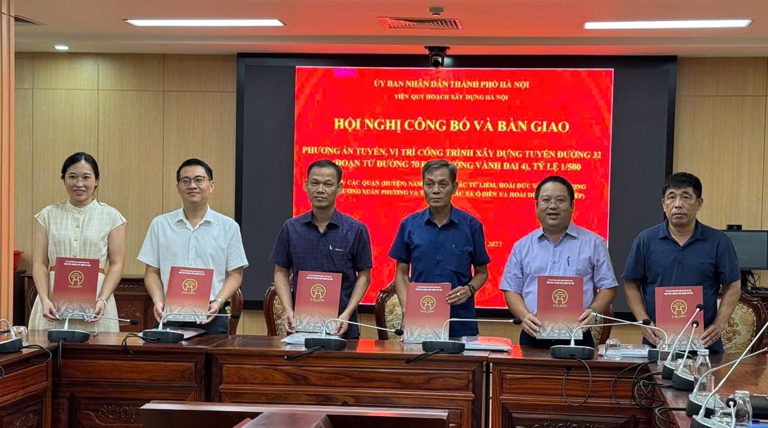 Hà Nội: Công bố phương án tuyến, vị trí công trình xây dựng tuyến đường 32- Ảnh 1.