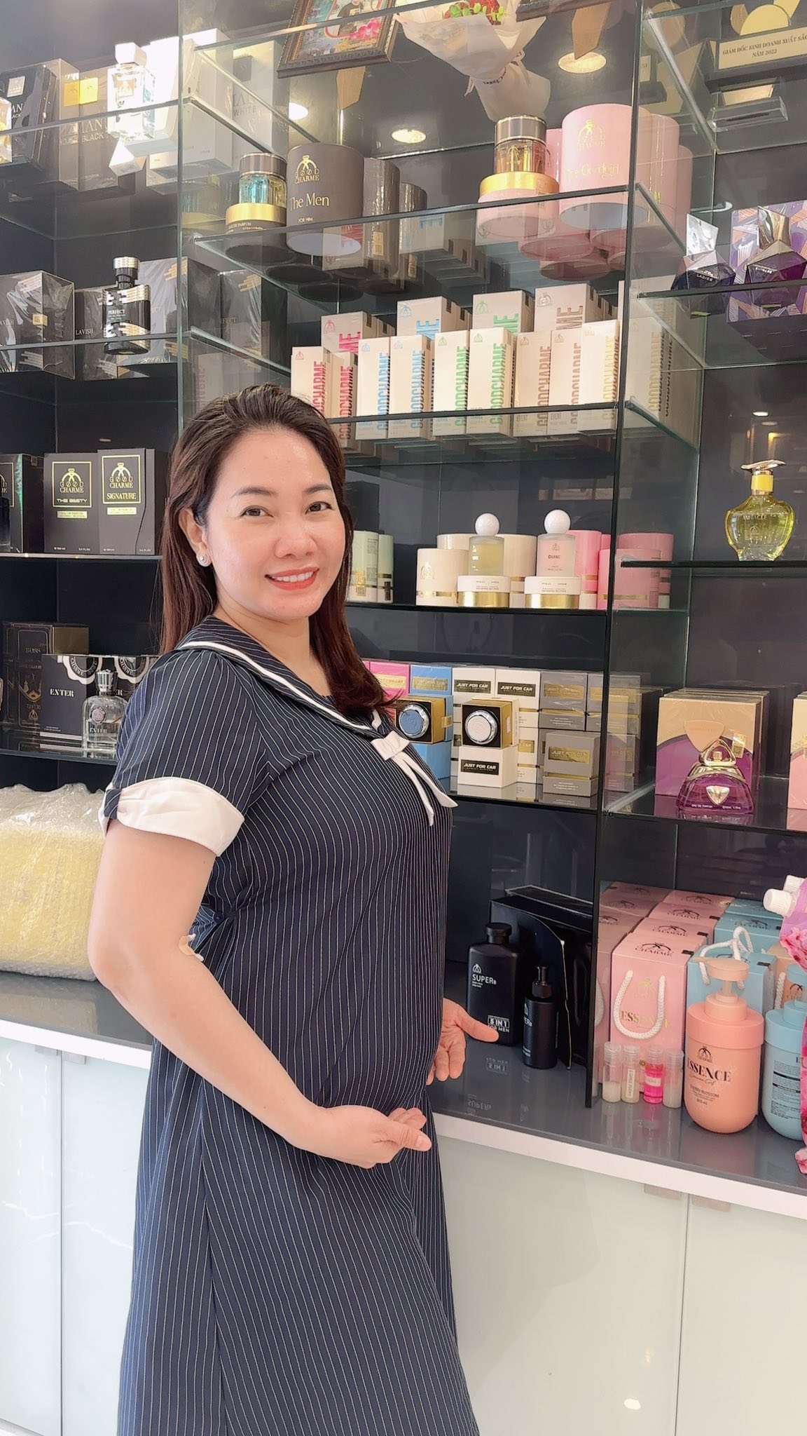 Vợ chồng sao nam Vbiz cưới nhau 9 năm mới mang bầu, tình cảm mặn nồng ai cũng ngưỡng mộ- Ảnh 6. Vợ chồng sao nam Vbiz cưới nhau 9 năm mới mang bầu, tình cảm mặn nồng ai cũng ngưỡng mộ- Ảnh 6.