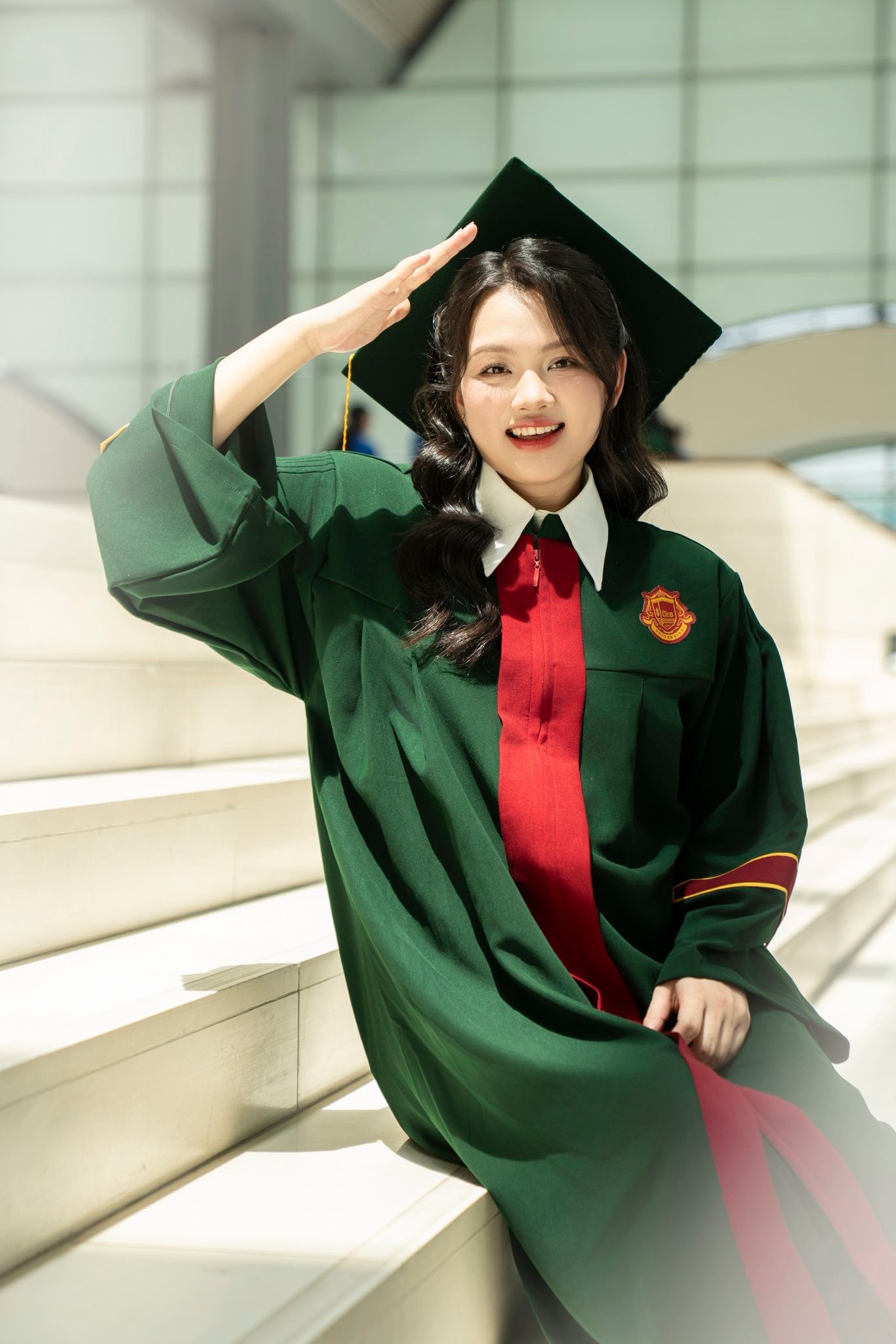 Hoa khôi bóng chuyền Thu Hoài bụng bầu lên nhận bằng tốt nghiệp đại học xuất sắc, nhan sắc mới đỉnh- Ảnh 3. Hoa khôi bóng chuyền Thu Hoài bụng bầu lên nhận bằng tốt nghiệp đại học xuất sắc, nhan sắc mới đỉnh- Ảnh 3.