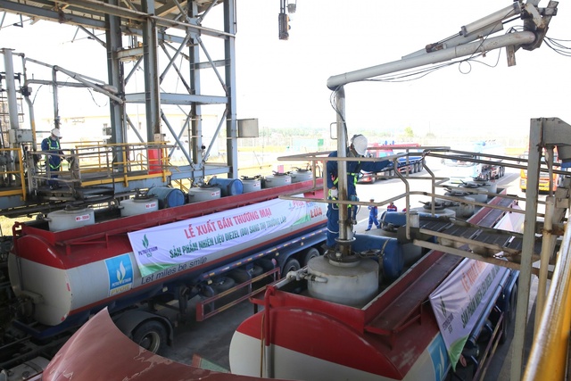 Mốc lịch sử quan trọng: Dòng "vàng đen" đầu tiên của Việt Nam băng biên giới, chảy sang Lào- Ảnh 1.