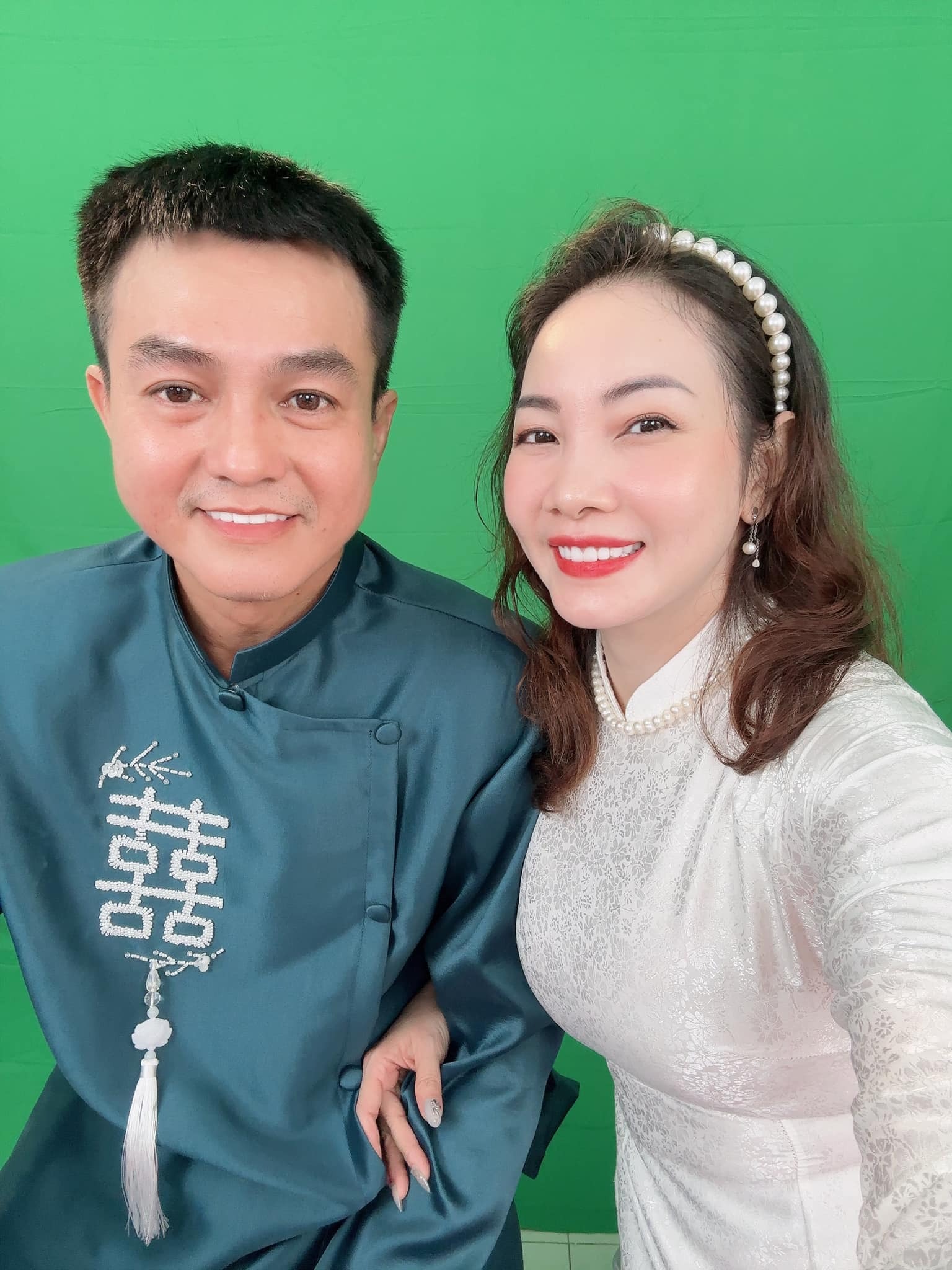Vợ chồng sao nam Vbiz cưới nhau 9 năm mới mang bầu, tình cảm mặn nồng ai cũng ngưỡng mộ- Ảnh 3. Vợ chồng sao nam Vbiz cưới nhau 9 năm mới mang bầu, tình cảm mặn nồng ai cũng ngưỡng mộ- Ảnh 3.