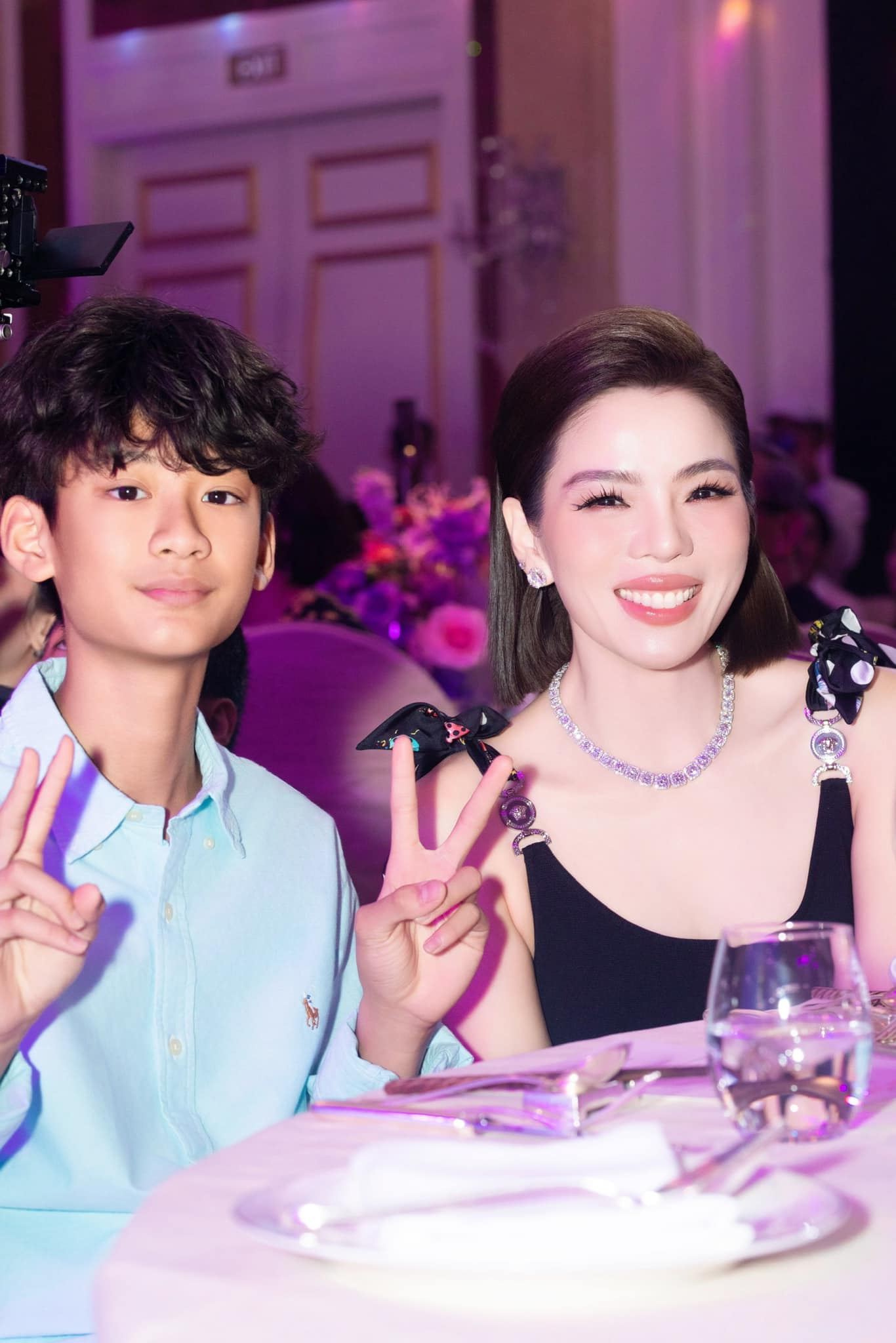 14 tuổi đã cao 1m77, con trai Lệ Quyên khiến nhiều bố mẹ xuýt xoa: Bí quyết tăng chiều cao đến từ việc đam mê chơi 1 môn thể thao mọi bé trai đều cần- Ảnh 5. 14 tuổi đã cao 1m77, con trai Lệ Quyên khiến nhiều bố mẹ xuýt xoa: Bí quyết tăng chiều cao đến từ việc đam mê chơi 1 môn thể thao mọi bé trai đều cần- Ảnh 5.