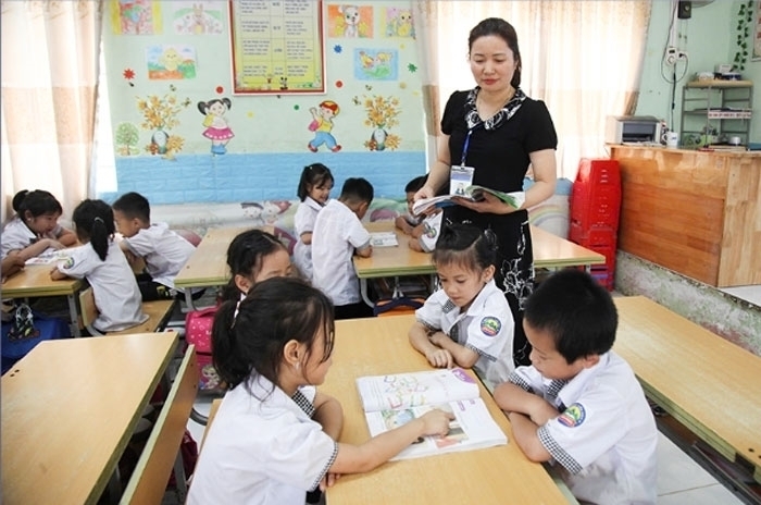 Trường THCS, THPT không được dạy quá 7 tiết/ngày- Ảnh 1.