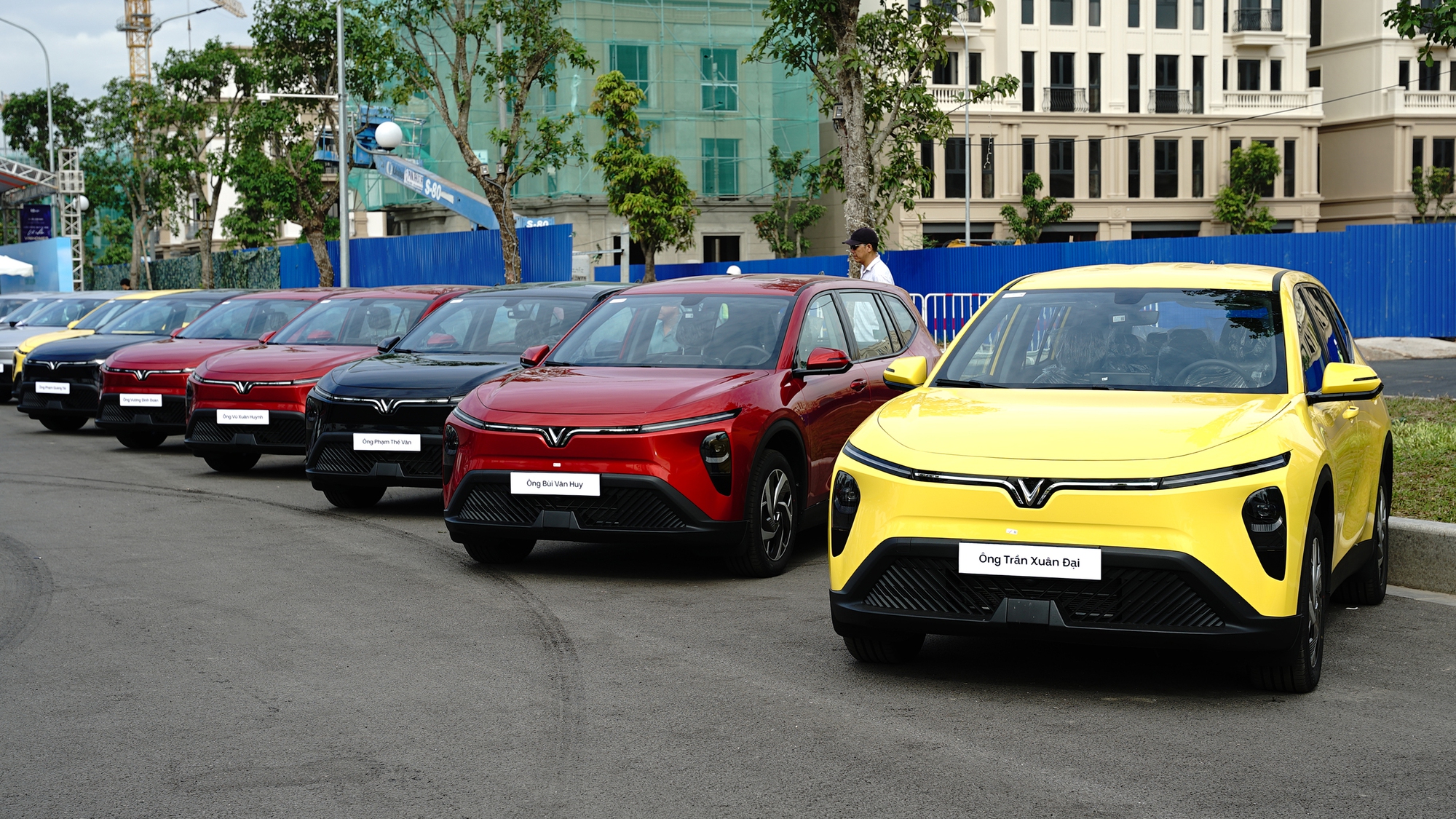 Cầm lái thực tế VinFast Limo Green giá 749 triệu đồng: Lái ngon bất ngờ, mượt như xe tiền tỷ- Ảnh 8.