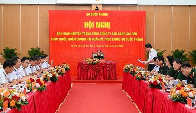 Bàn giao DN quốc phòng nắm ½ thị phần cảng biển cả nước trực thuộc Quân chủng Hải quân về trực thuộc Bộ Quốc phòng- Ảnh 1.