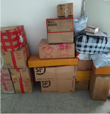 Shipper liên tiếp đặt đơn online rồi hoàn hàng nhưng giữ lại 800 món quà tặng kèm, trị giá 1,4 tỷ đồng: Tòa phán Shipper liên tiếp đặt đơn online rồi hoàn hàng nhưng giữ lại 800 món quà tặng kèm, trị giá 1,4 tỷ đồng: Tòa phán