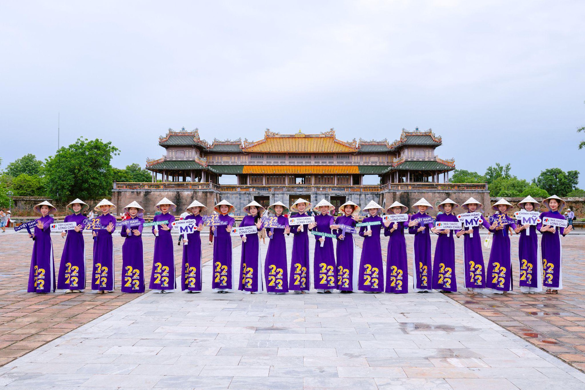 2.222 nhà thuốc Long Châu - Một sứ mệnh “Vì một Việt Nam khỏe mạnh hơn"- Ảnh 4. 2.222 nhà thuốc Long Châu - Một sứ mệnh “Vì một Việt Nam khỏe mạnh hơn"- Ảnh 4.