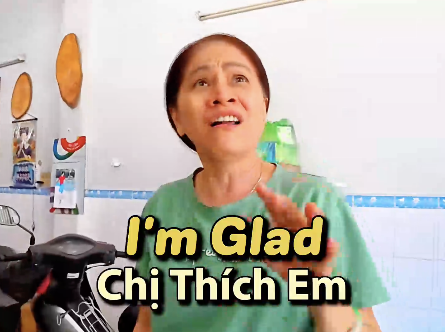 Khách Tây bị người đàn ông Việt chở về nhà dúi cho 60 quả trứng gà, nói cho 1 câu chưa từng nghe trong đời- Ảnh 3. Khách Tây bị người đàn ông Việt chở về nhà dúi cho 60 quả trứng gà, nói cho 1 câu chưa từng nghe trong đời- Ảnh 3.